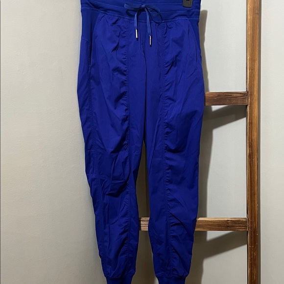 Lululemon Athletica Dance Joggers in Bright Blue